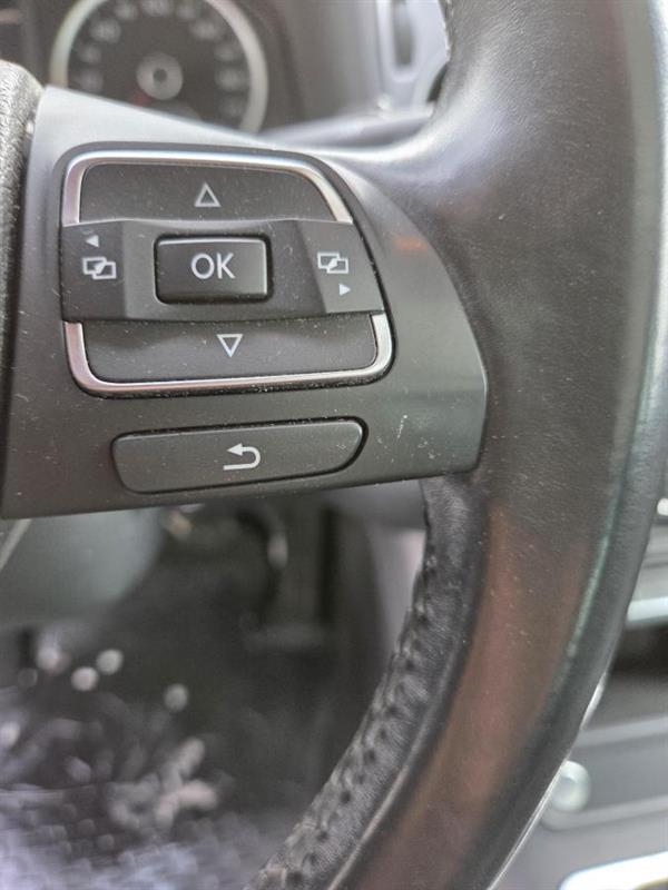 2015 Volkswagen Tiguan - Image 19