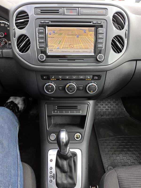 2015 Volkswagen Tiguan - Image 20