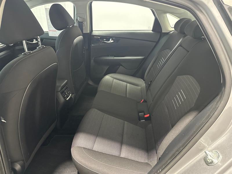 kia Forte 2021 - 14