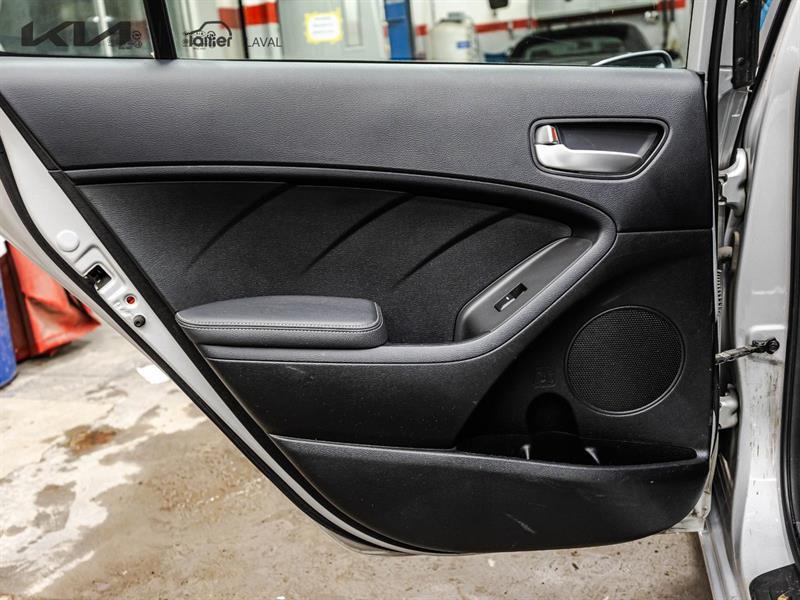 2018 Kia Forte - Image 12