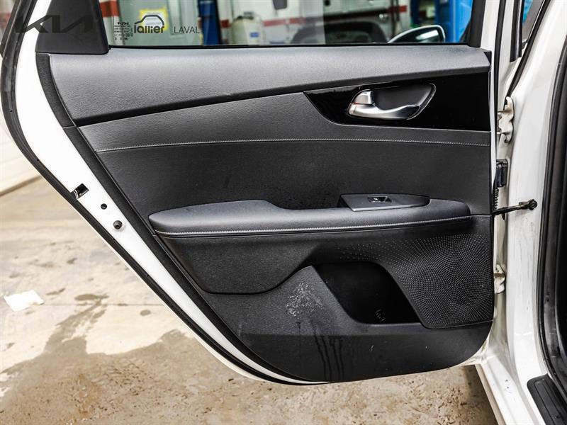 2021 Kia Forte - Image 12