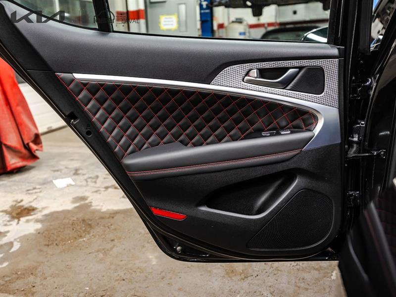 2023 Genesis G70 - Image 13