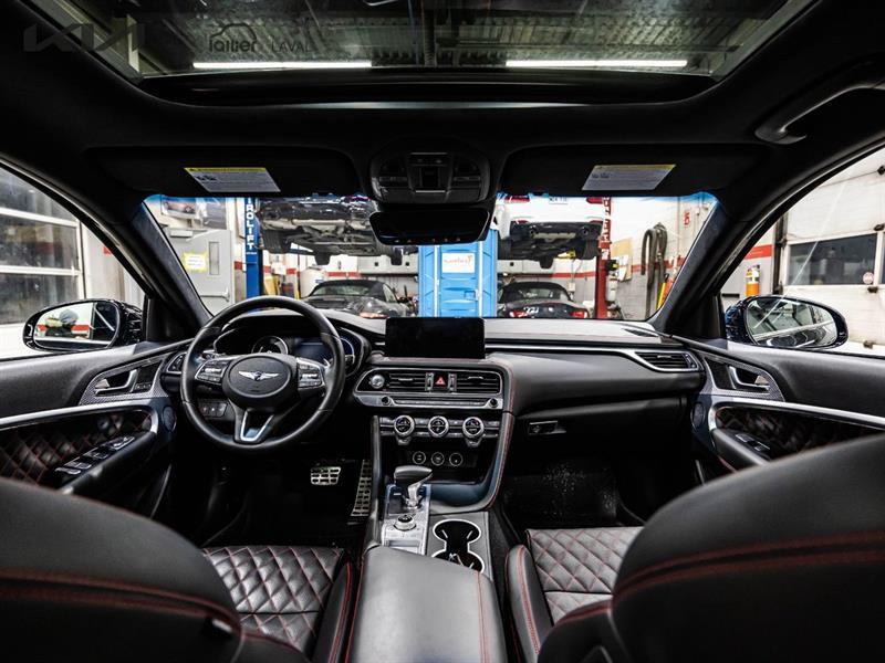 2023 Genesis G70 - Image 16