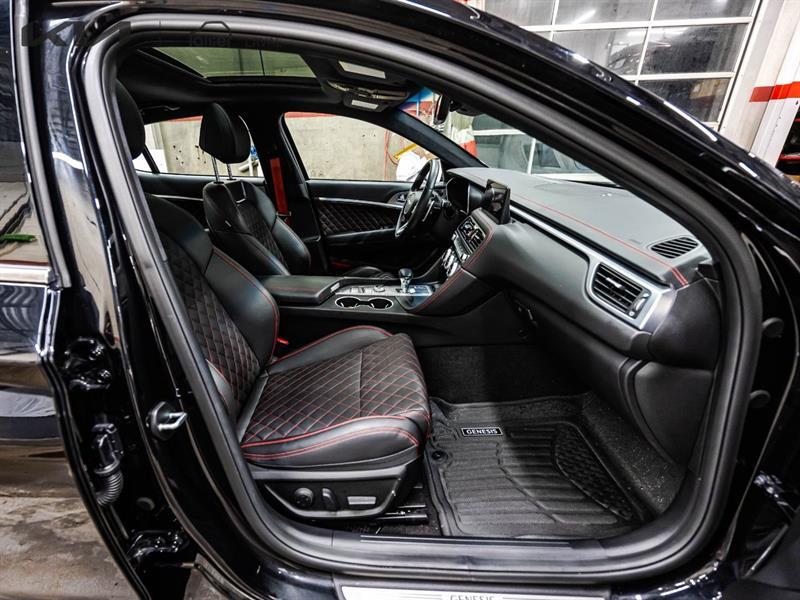 2023 Genesis G70 - Image 20