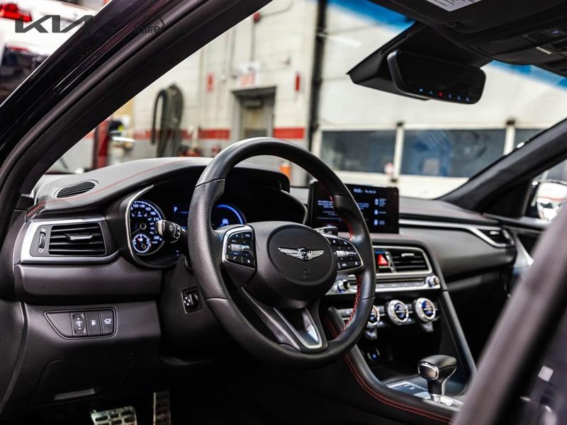 2023 Genesis G70 - Image 23