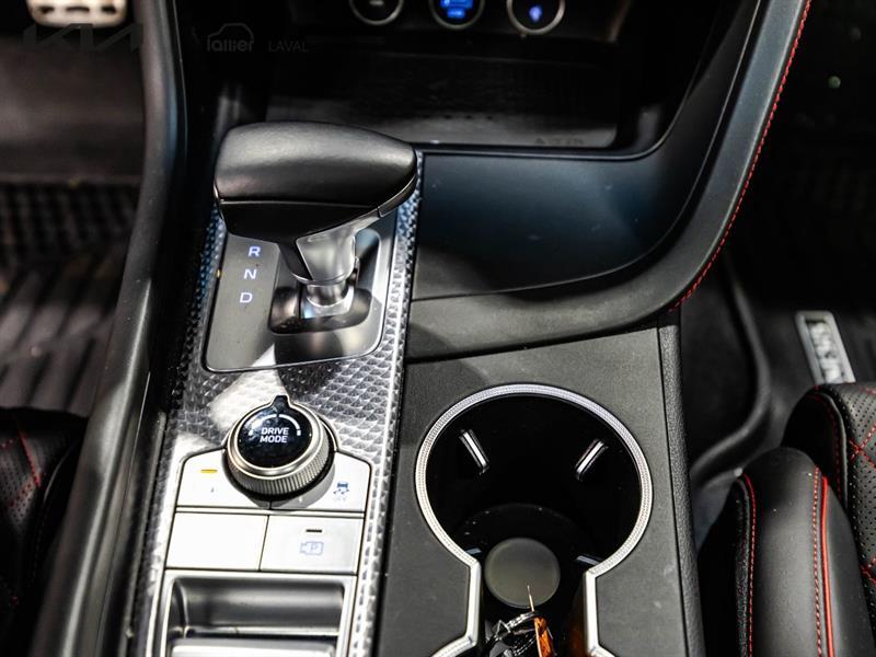 2023 Genesis G70 - Image 28