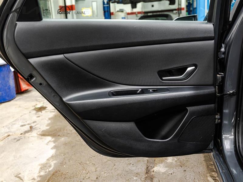 2025 Hyundai Elantra - Image 13