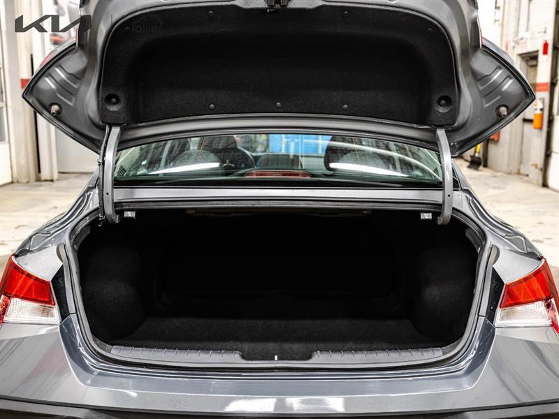 2025 Hyundai Elantra - Image 16