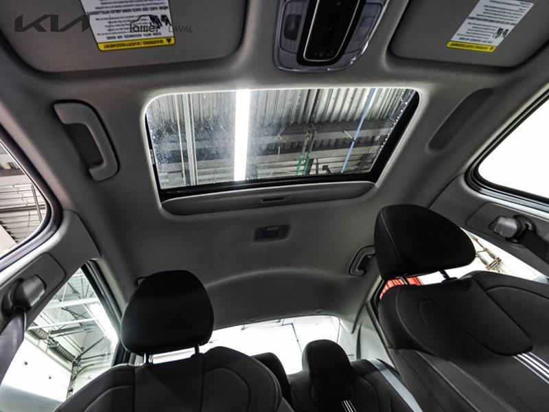 2025 Hyundai Elantra - Image 19