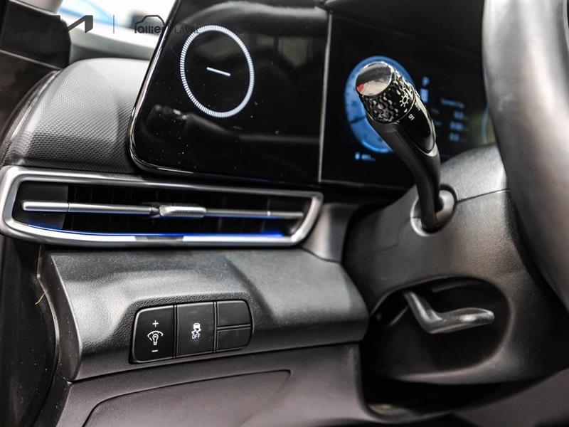 2025 Hyundai Elantra - Image 22