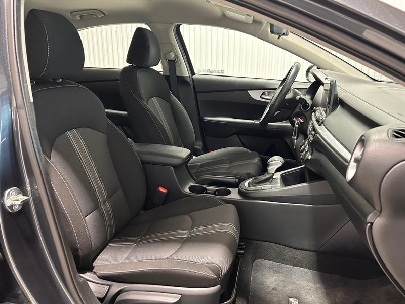 2024 Kia Forte - Image 19