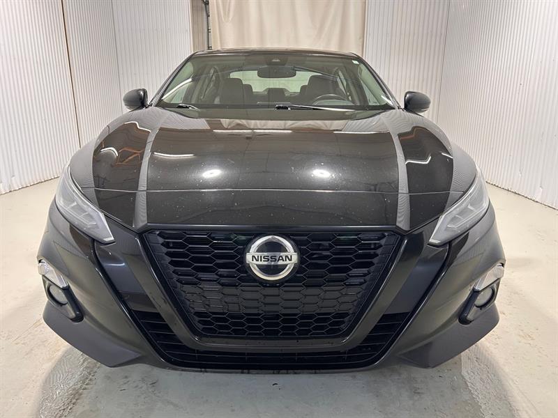 2022 Nissan Altima - Image 2