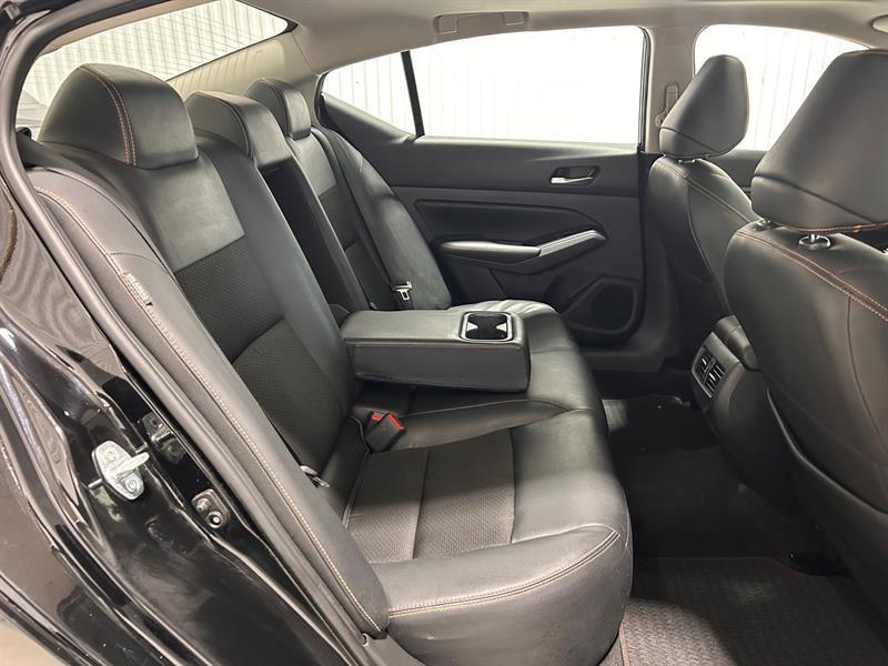 2022 Nissan Altima - Image 18