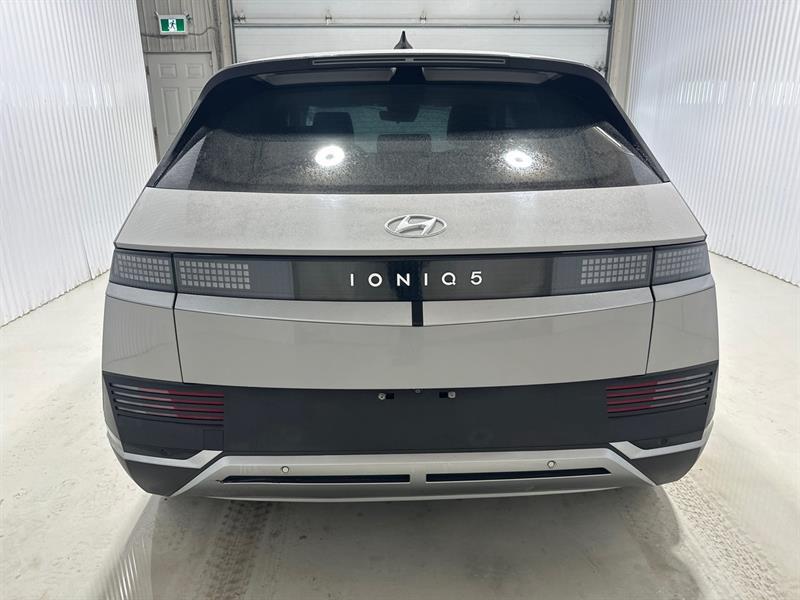 2022 Hyundai Ioniq - Image 9