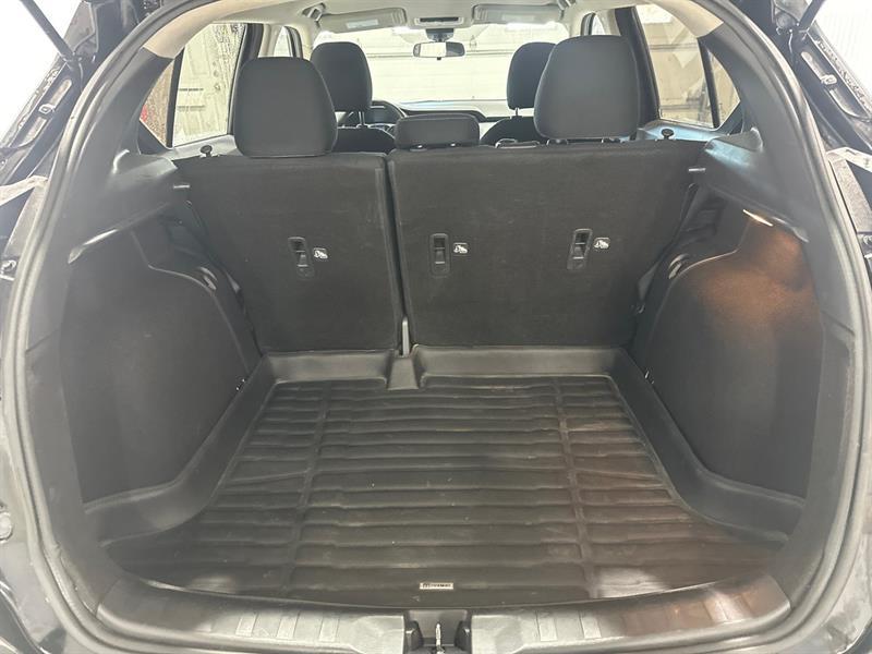 2022 Nissan Kicks - Image 16