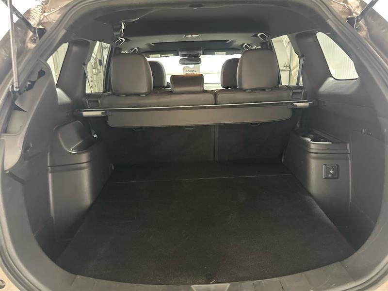 2020 Mitsubishi Outlander - Image 17