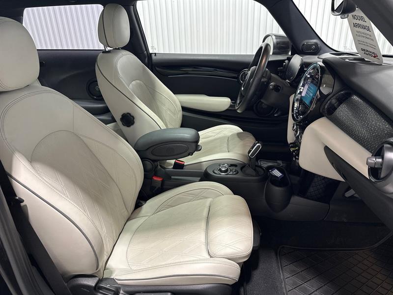 2022 Mini 3 Door - Image 18