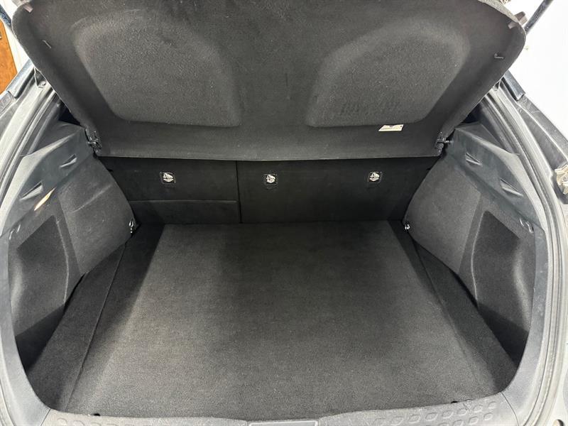 2018 Toyota C-HR - Image 16