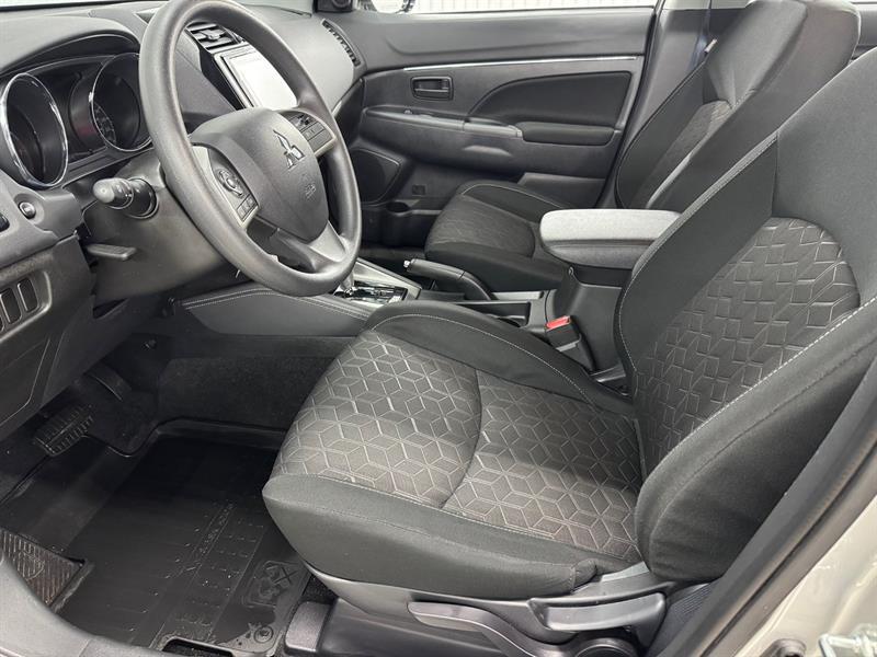 2025 Mitsubishi RVR - Image 10