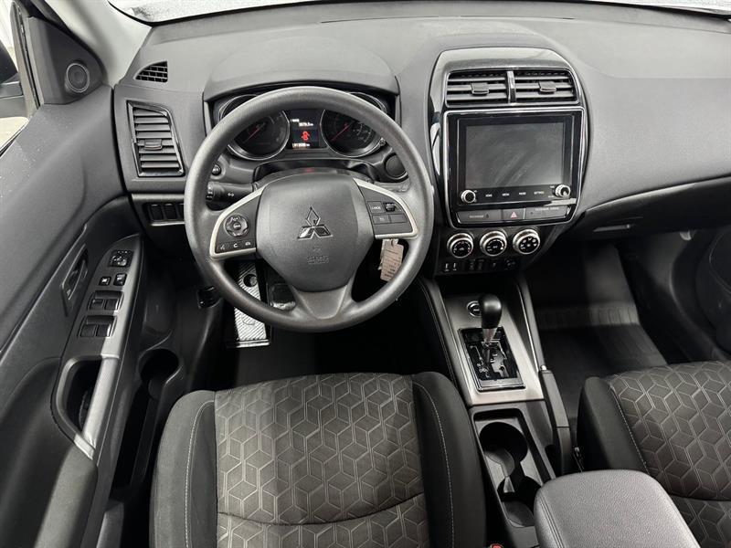 2025 Mitsubishi RVR - Image 13