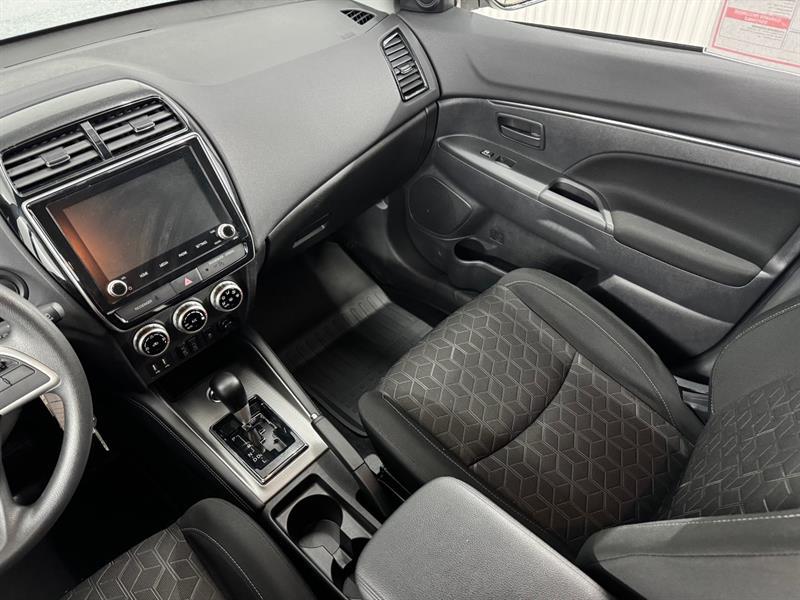 2025 Mitsubishi RVR - Image 14