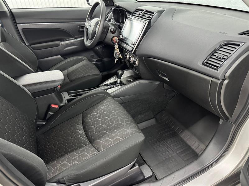 2025 Mitsubishi RVR - Image 17