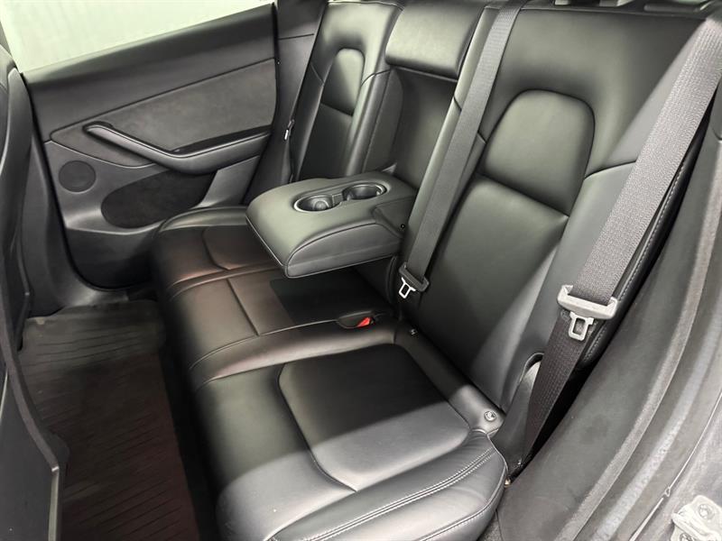 2023 Tesla Model Y - Image 16