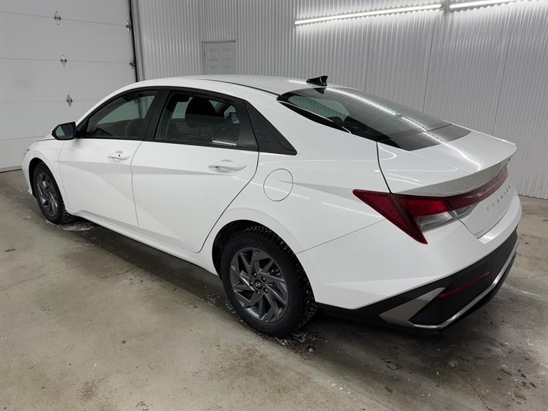 2025 Hyundai Elantra - Image 6