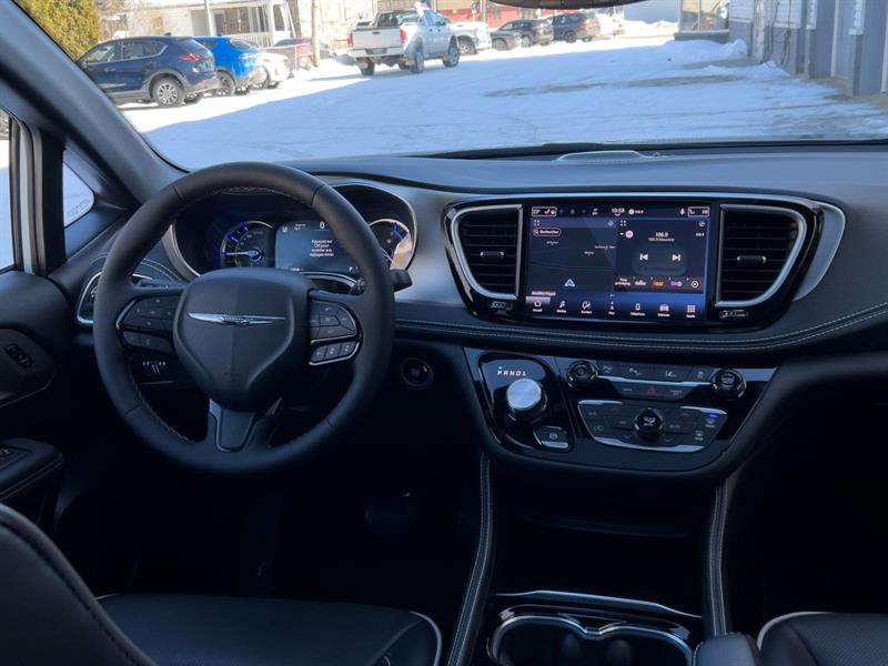 chrysler Pacifica 2024 - 13