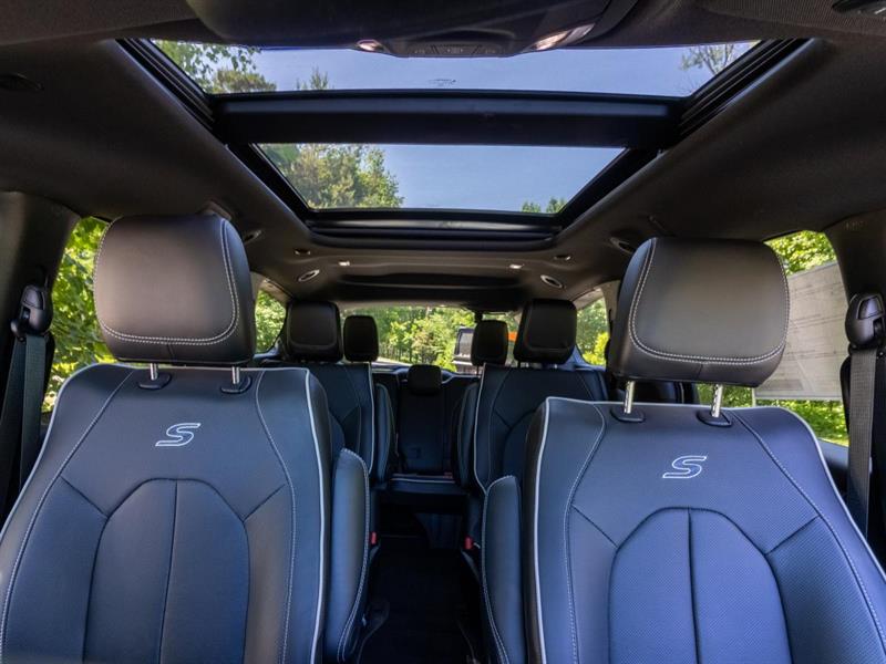 chrysler Pacifica 2024 - 31