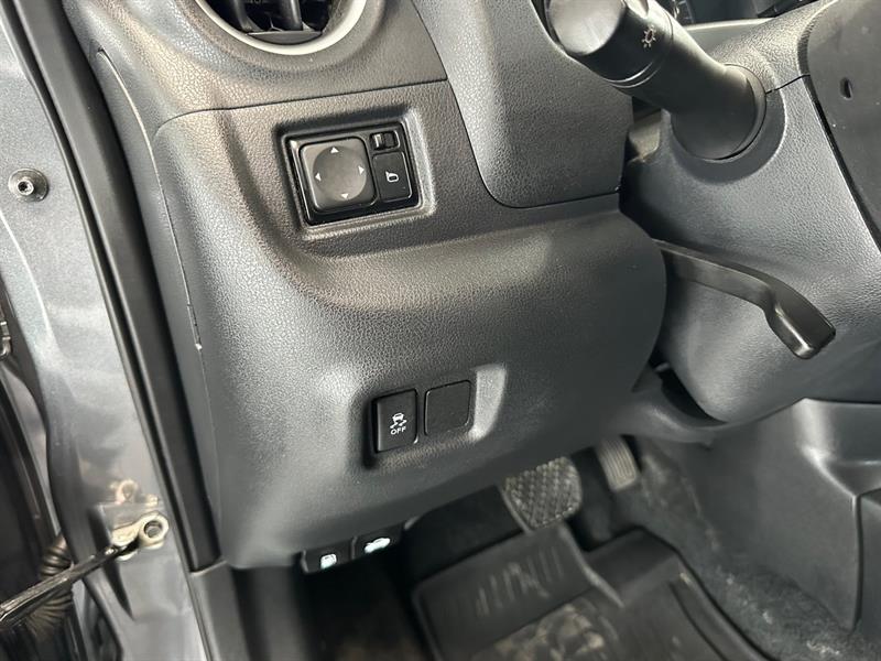nissan Versa Note 2017 - 28