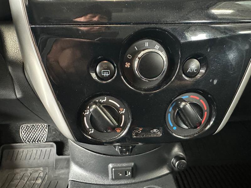 nissan Versa Note 2017 - 31