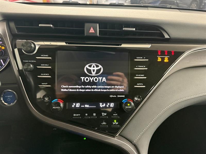 toyota Camry Hybrid 2020 - 16