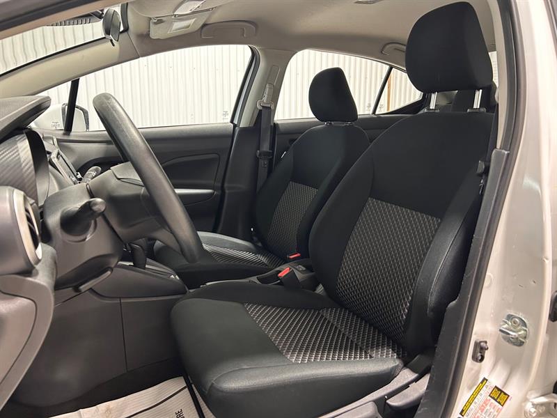 nissan Versa 2024 - 10