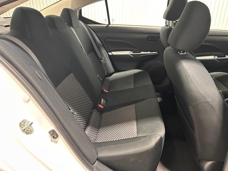 nissan Versa 2024 - 17
