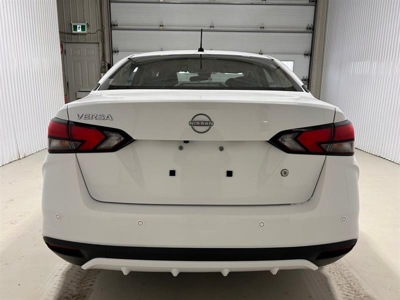 nissan Versa 2024 - 7