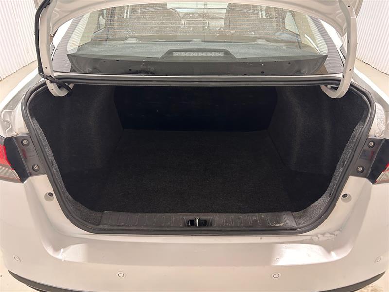 nissan Versa 2024 - 16