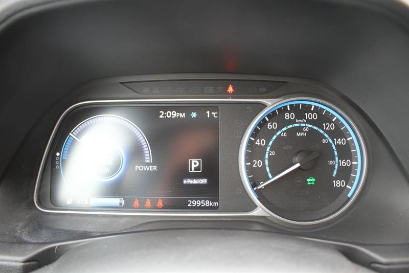 nissan LEAF 2022 - 11