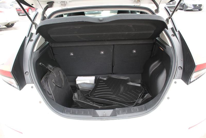nissan LEAF 2022 - 23
