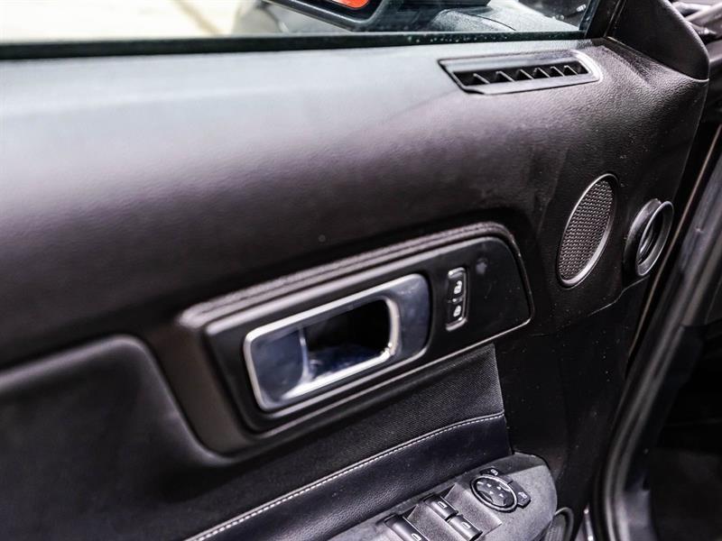 2022 Ford Mustang - Image 11