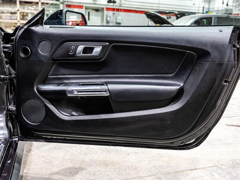 2022 Ford Mustang - Image 15