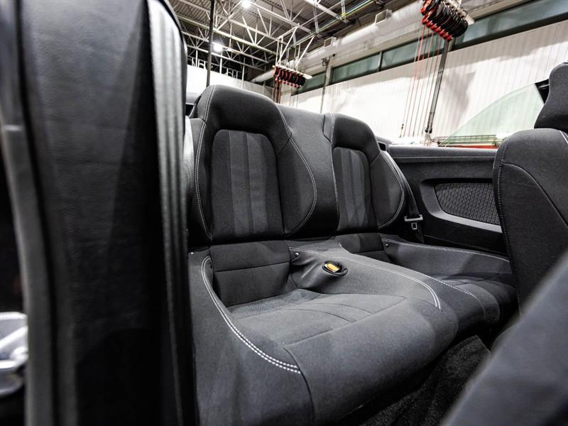 2022 Ford Mustang - Image 18