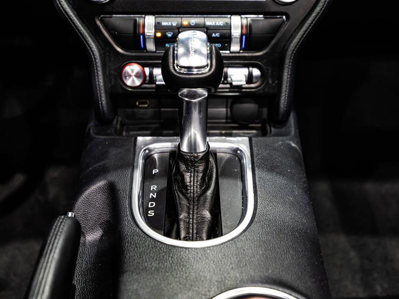 2022 Ford Mustang - Image 25