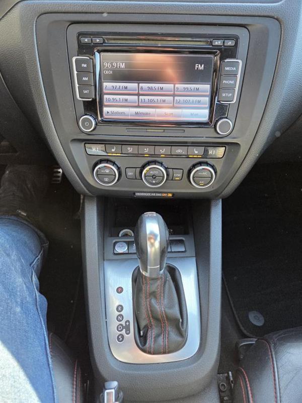 2014 Volkswagen Jetta - Image 20