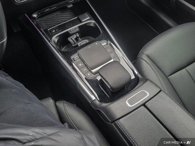 mercedes-benz GLB 2023 - 21