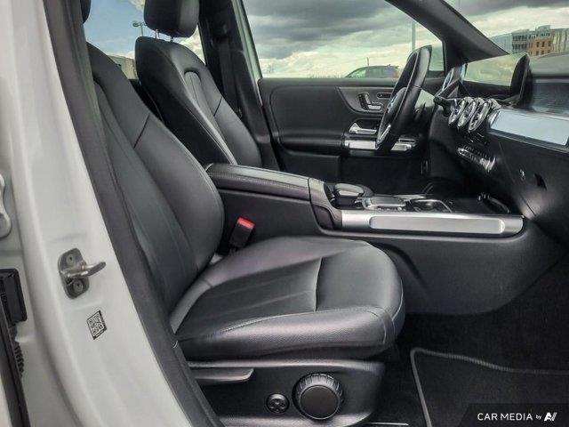mercedes-benz GLB 2023 - 25
