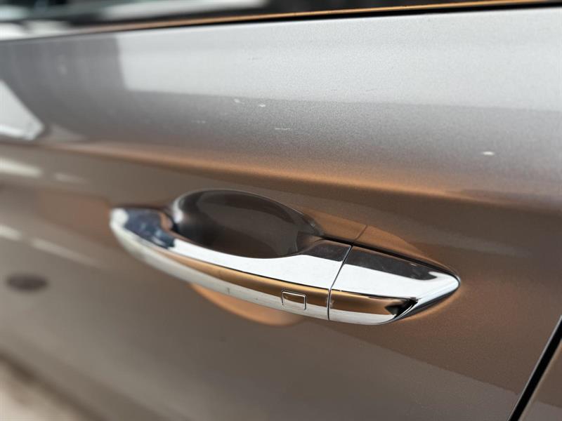 genesis G70 2021 - 12