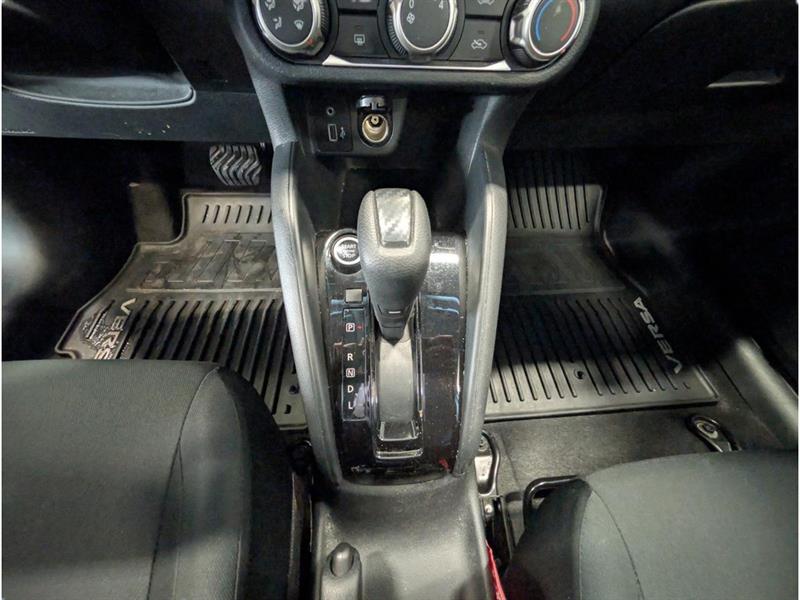 nissan Versa 2021 - 13