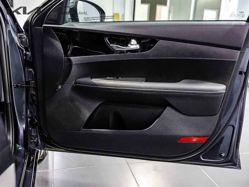 2023 Kia Forte - Image 20