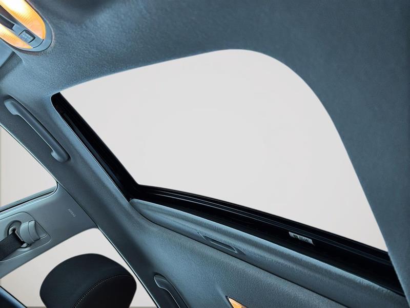 2020 Kia Rio - Image 15